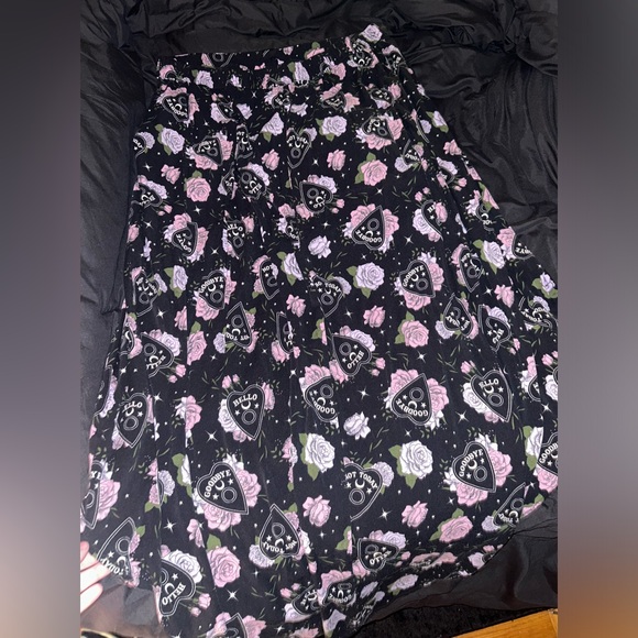 Floral Planchette Button-Front Hi-Low Maxi Skirt Plus Size - Picture 3 of 9